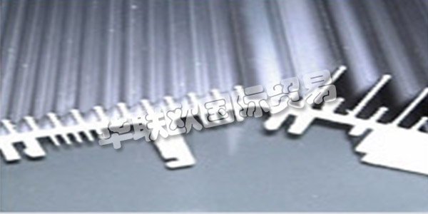 BENZ ALUSYSTEME在開發(fā)市場驅(qū)動和個性化解決方案方面，數(shù)十年的鋁加工經(jīng)驗，技術(shù)訣竅和創(chuàng)新思維使得Swabian Pleidelsheim的Benz AluSysteme成為鋁制零件的領(lǐng)先系統(tǒng)制造商。無論您是委托他們?yōu)槟捻椖块_發(fā)鋁制拉伸型材，還是正在尋找鋁型材的合作伙伴，他們都將竭誠為您提供鋁加工的各個方面的幫助和建議。在他們的產(chǎn)品線輪廓線 他們?yōu)橄到y(tǒng)開發(fā)鋁。對于他們稱職的團隊客戶滿意度，產(chǎn)品質(zhì)量，工藝流程和經(jīng)濟思想處于最前沿。他們對您的建議，解決方案建議，個人發(fā)展以及您的結(jié)果感到滿意。