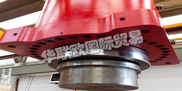 BOMBARDIERI SpA于1959年在意大利 Gazzaniga 成立，現(xiàn)在是一家私營有限公司，擁有100多名訓(xùn)練有素的員工，分為三個(gè)工廠，兩個(gè)在意大利北部，一個(gè)在墨西哥。